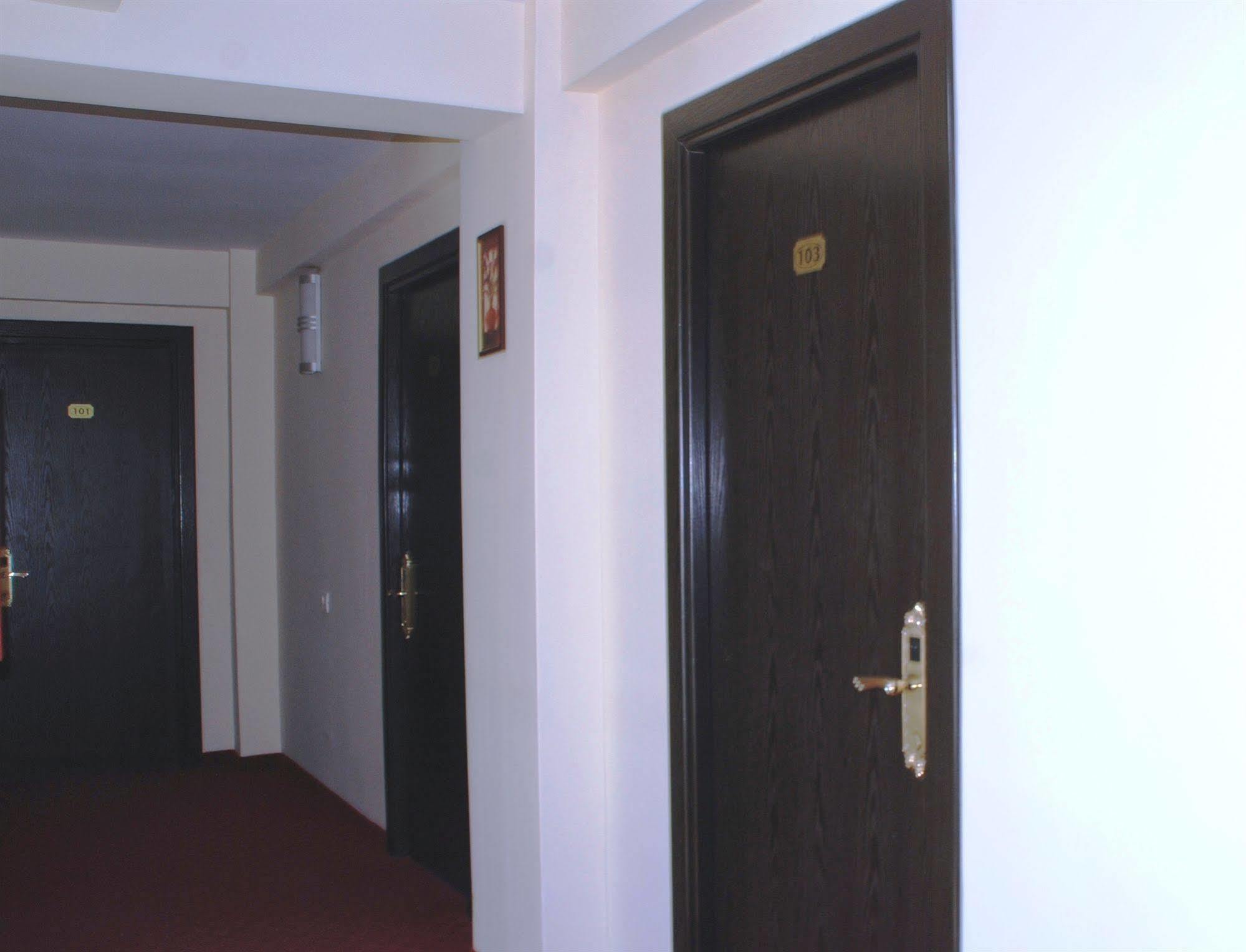 Hotel Ancor Бухарест Екстер'єр фото